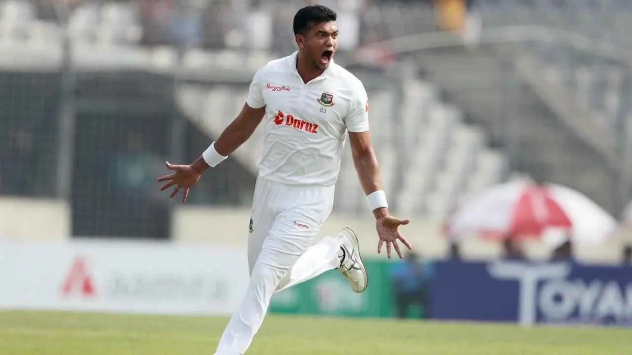 প্রথম ওভারেই তাসকিনের আঘাত