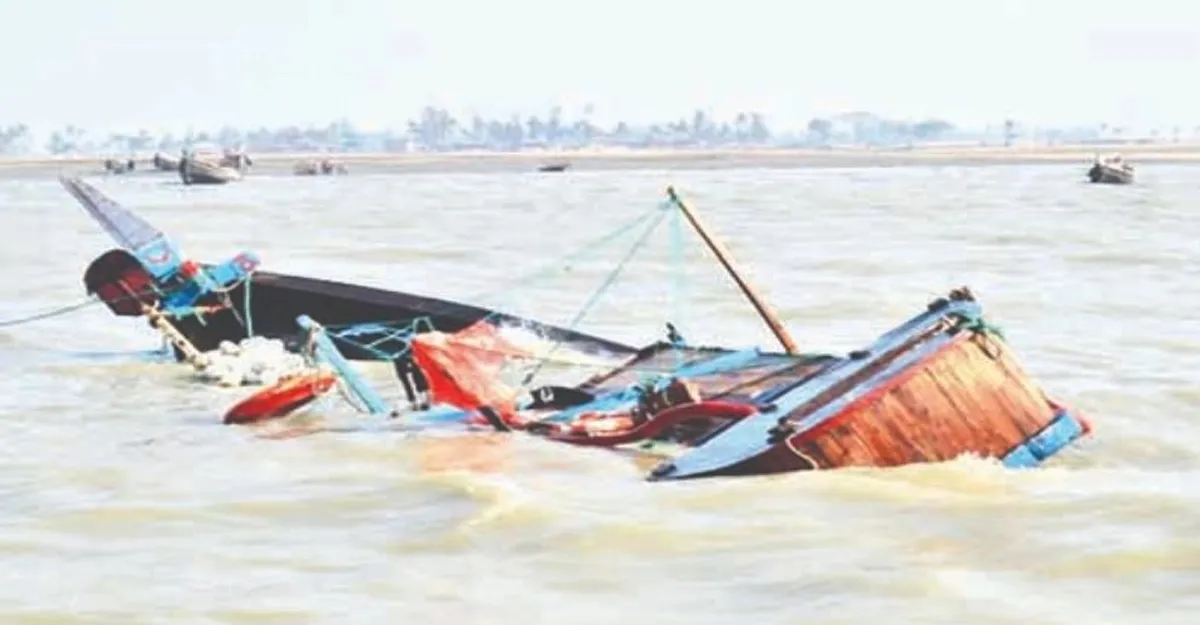 ভোলায় সাগর মোহনায় ট্রলারডুবি, ৩ জেলে নিখোঁজ