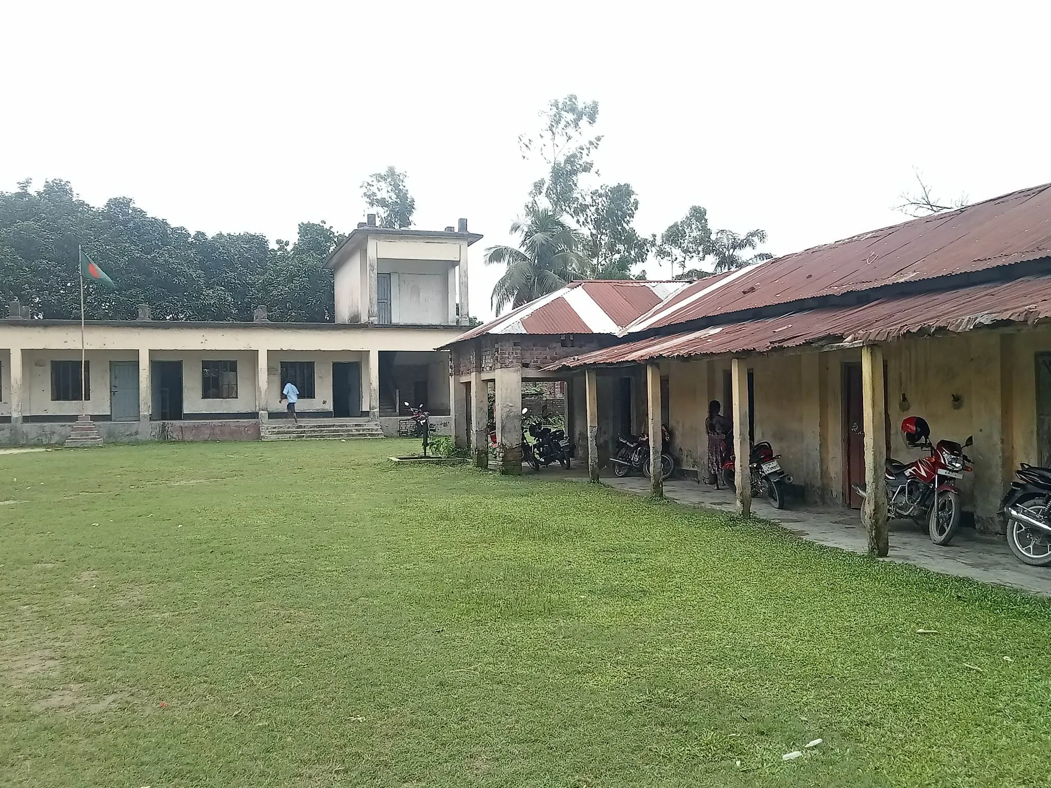 প্রধান শিক্ষকের বিরুদ্ধে দূর্নীতির অভিযোগ