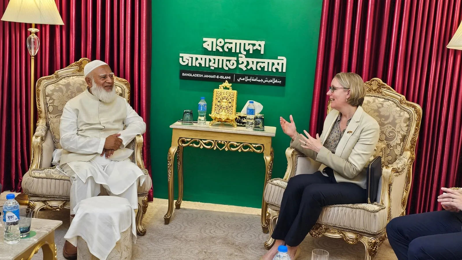 জামায়াতের আমিরের সঙ্গে বৃটিশ হাইকমিশনারের সৌজন্য সাক্ষাৎ
