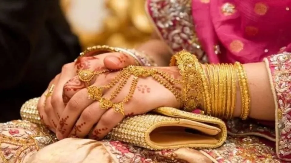 ইতিহাসের সর্বোচ্চ দামে স্বর্ণ