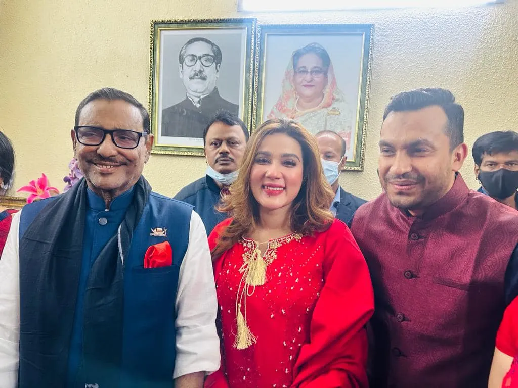 চাঁপাইনবাবগঞ্জ-২ : আ’লীগের মনোনয়ন ফরম কিনলেন মাহি