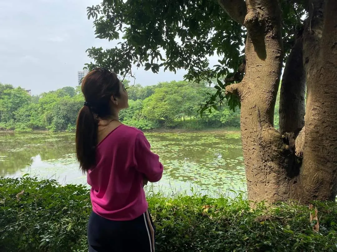 প্রকৃতির ভেতর নিজেকে খুঁজে বেড়াচ্ছেন জয়া আহসান