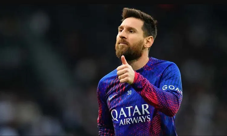 মেসির নিষেধাজ্ঞা প্রত্যাহার করল পিএসজি