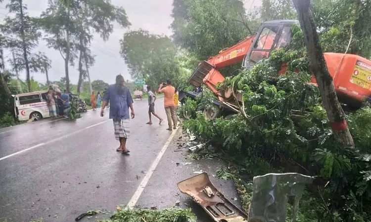 গোপালগঞ্জে ট্রাক-অ্যাম্বুলেন্স সংঘর্ষ, নিহত ৪