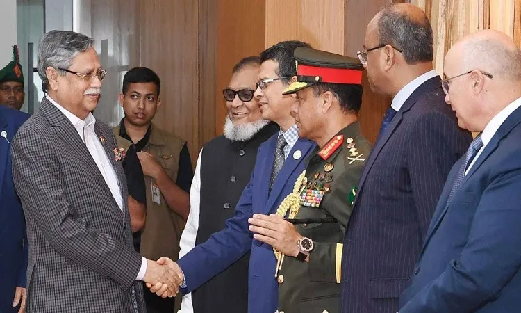 দেশে ফিরেছেন রাষ্ট্রপতি