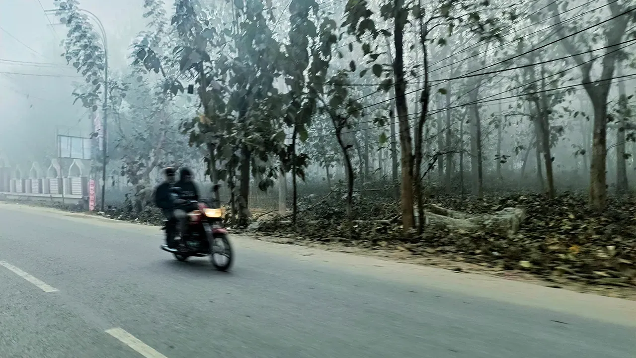 দিনাজপুরে বইছে মৃদু শৈত্যপ্রবাহ, তাপমাত্রা ৯ ডিগ্রিতে