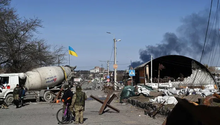 Ukraine readies for 'relentless defence' of Kyiv