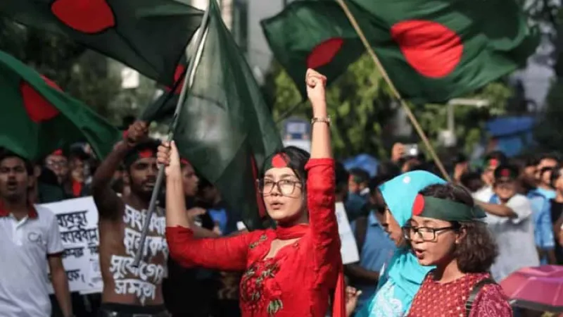 দেশজুড়ে শিক্ষার্থীদের আন্দোলন বেগবান করে ‘বাংলা ব্লকেড’