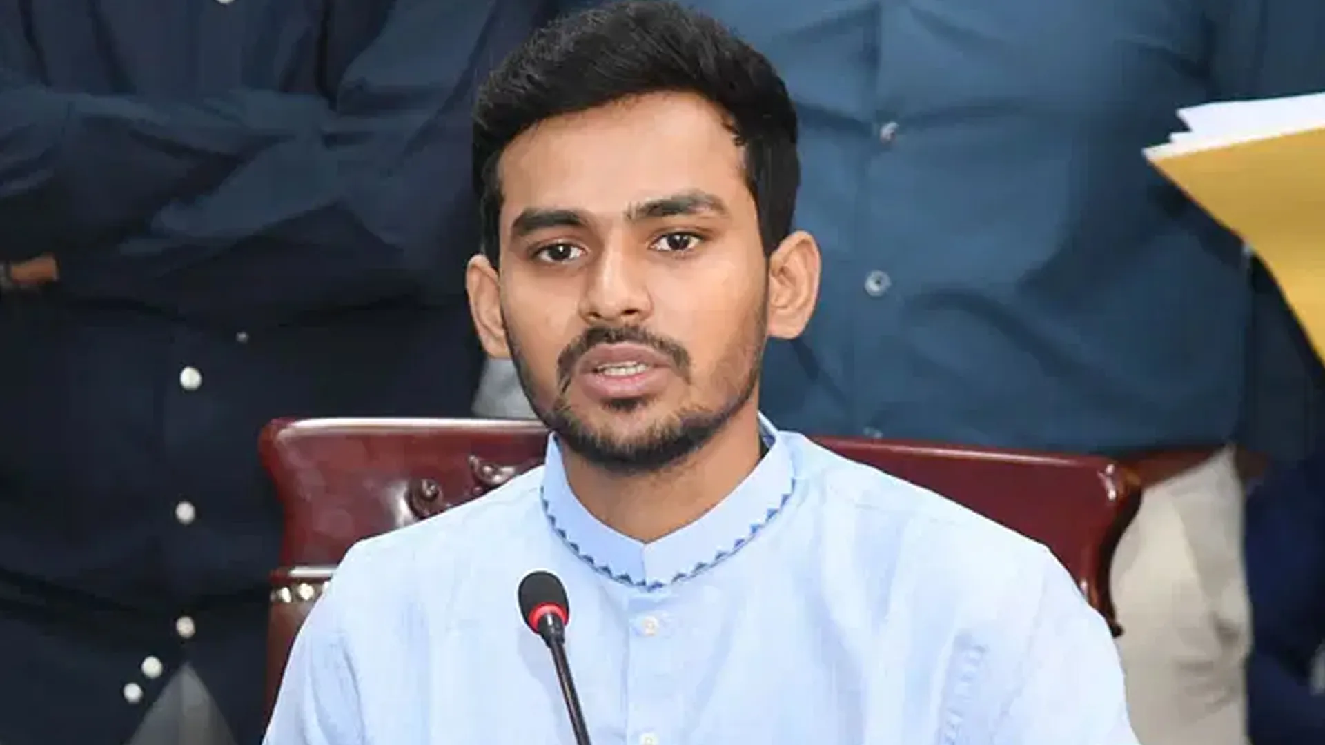 মাহফুজ ভাইয়ের সঙ্গে যা ঘটল, তাতে হতাশ হয়েছি : উপদেষ্টা আসিফ