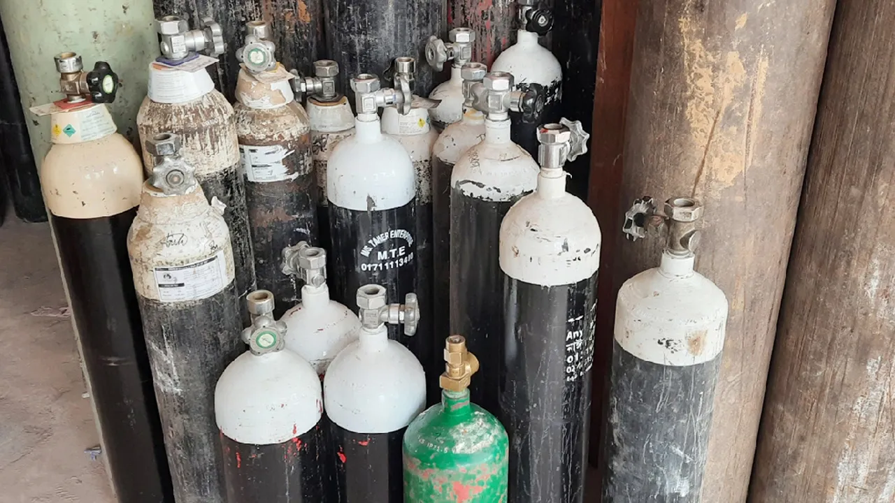 জরুরি ওষুধের তালিকায় যুক্ত হচ্ছে অক্সিজেন