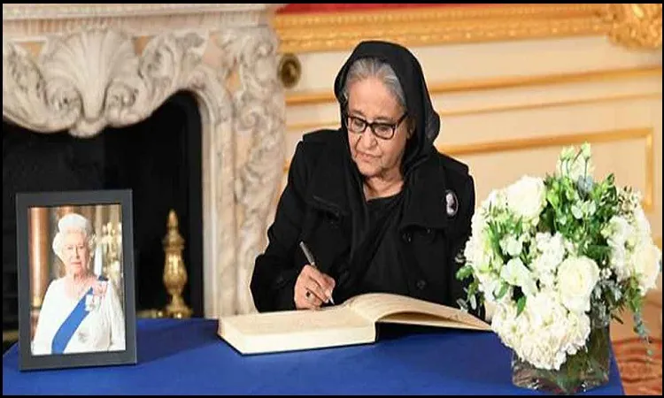 রানির মরদেহে শ্রদ্ধা জানালেন প্রধানমন্ত্রী