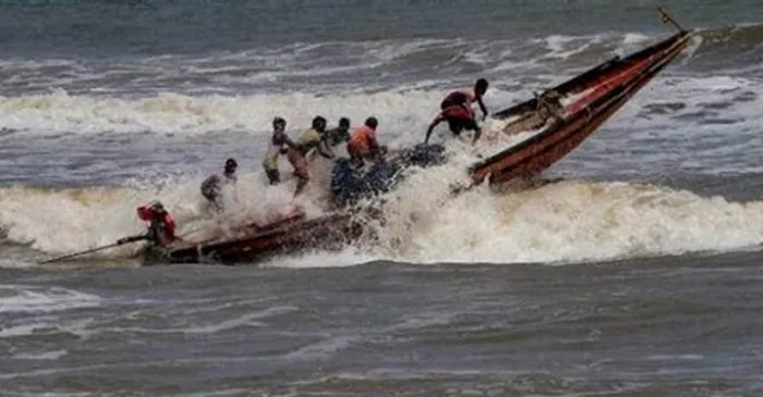 বঙ্গোপসাগরে ১১ ট্রলারডুবি, ৩৪ জেলে নিখোঁজ