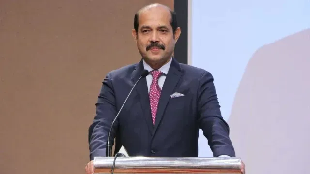 যেখানে সেখানে ময়লা না ফেলার অনুরোধ