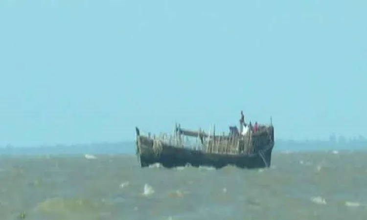 কর্ণফুলীতে ট্রলারডুবি, ৪ লাশ উদ্ধার