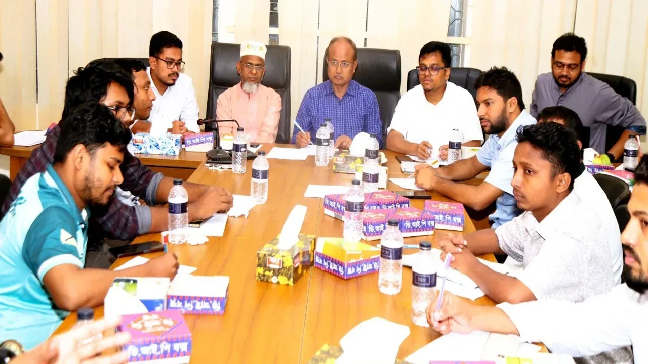 শিক্ষার্থীবান্ধব ক্যাম্পাস গড়তে ডাকসুর সভায় একগুচ্ছ সিদ্ধান্ত