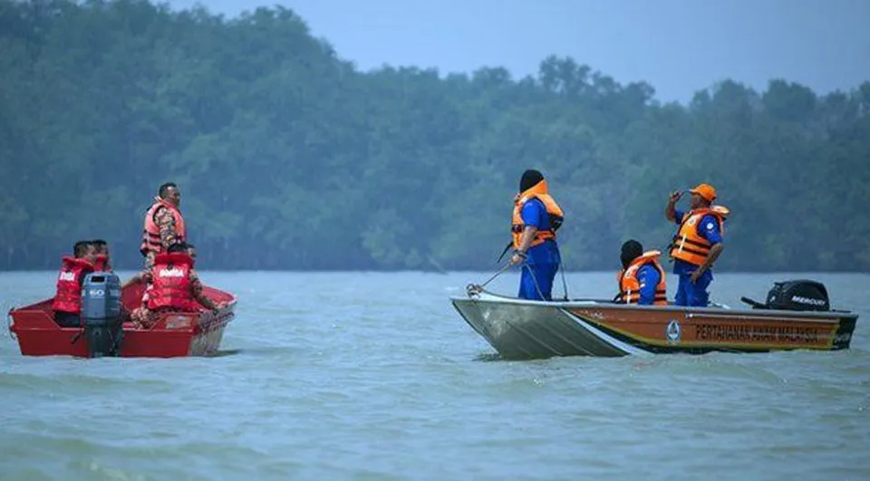 ইন্দোনেশিয়ায় নৌযান দুর্ঘটনায় ২ অভিবাসীর মৃত্যু