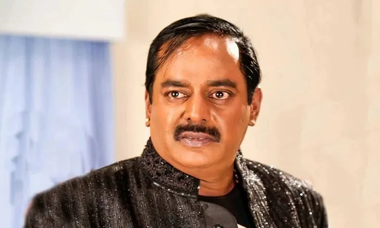 কাফনের কাপড় পরে রাজপথে নামার হুঁশিয়ারি ডিপজলের
