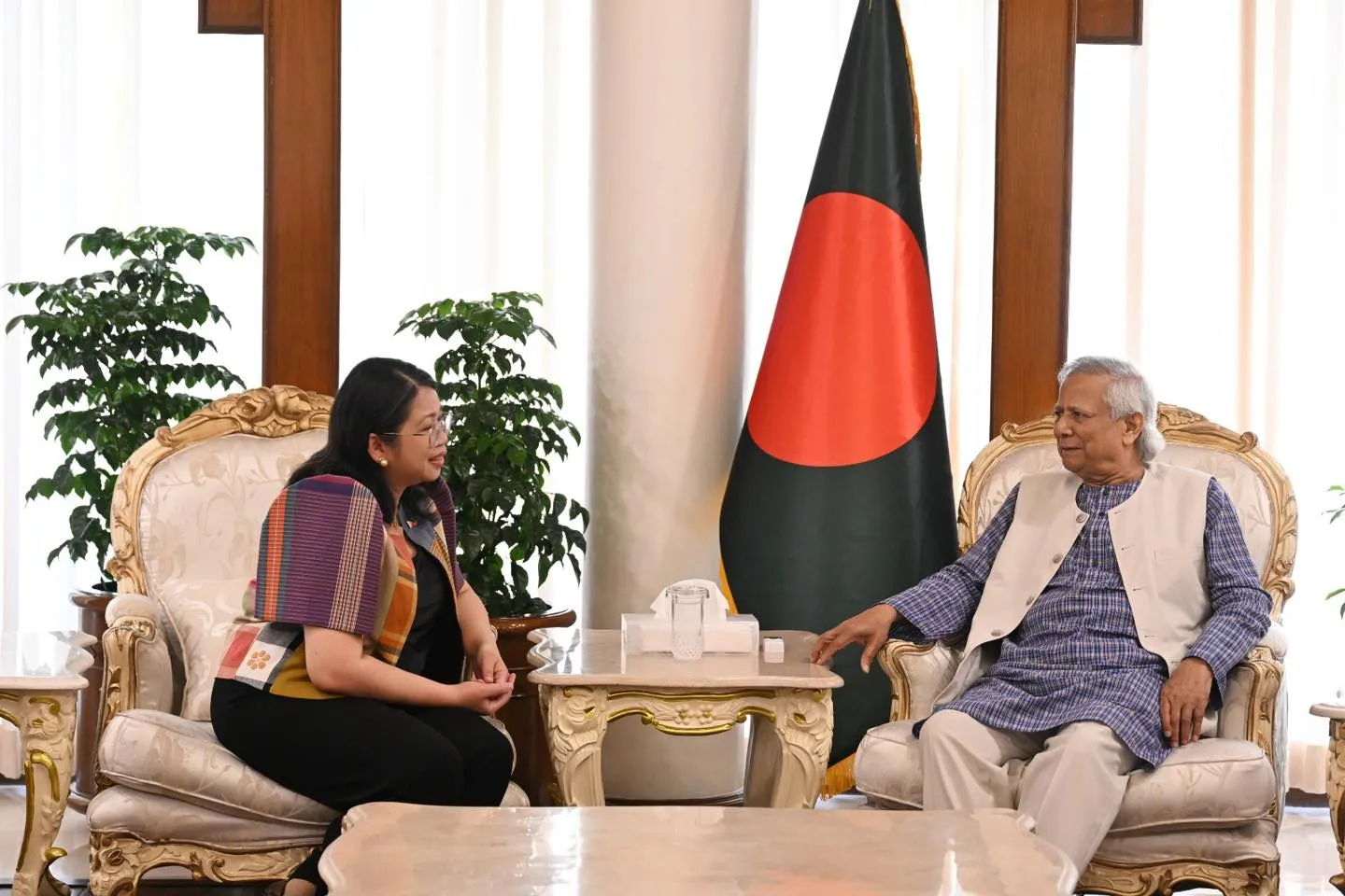 অন্তর্বর্তী সরকারের প্রতি পূর্ণ সমর্থন ফিলিপাইনের