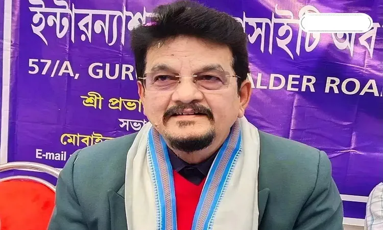তীব্র গরমে কম্বল বিতরণ, কটাক্ষের মুখে নেতা