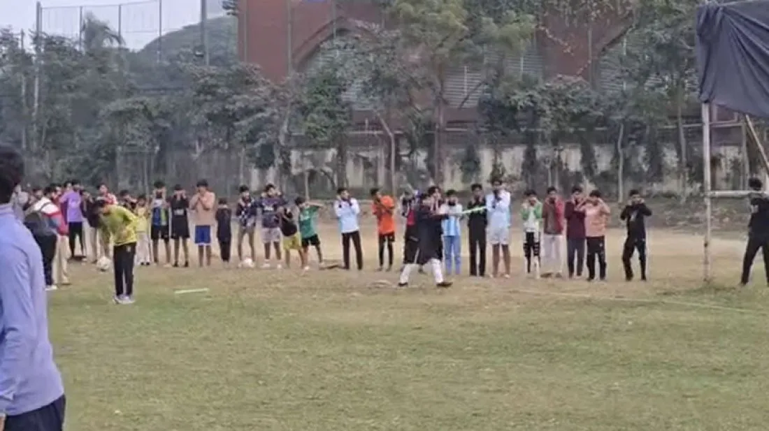 ডাকসু থেকে পদত্যাগের ঘোষণা সর্বমিত্রের