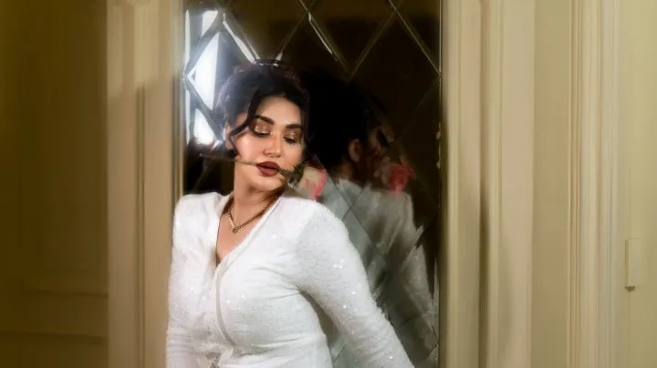 অপু বিশ্বাস বেছে নিলেন রুমিন ফারহানাকে!