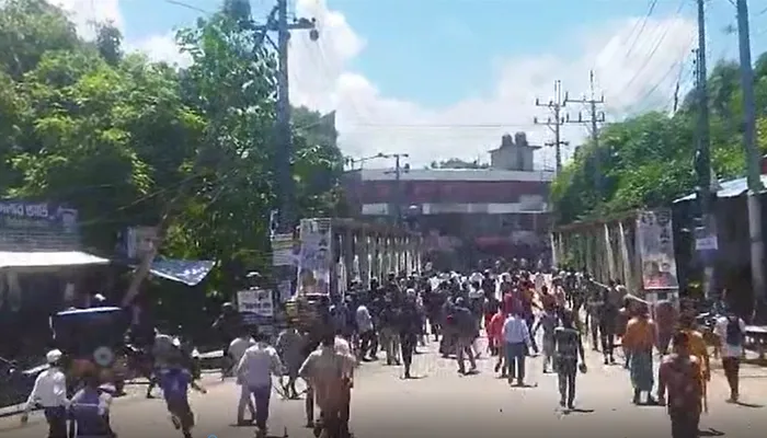 খাগড়াছড়িতে আ. লীগ-বিএনপি সংঘর্ষ, আহত অর্ধশতাধিক