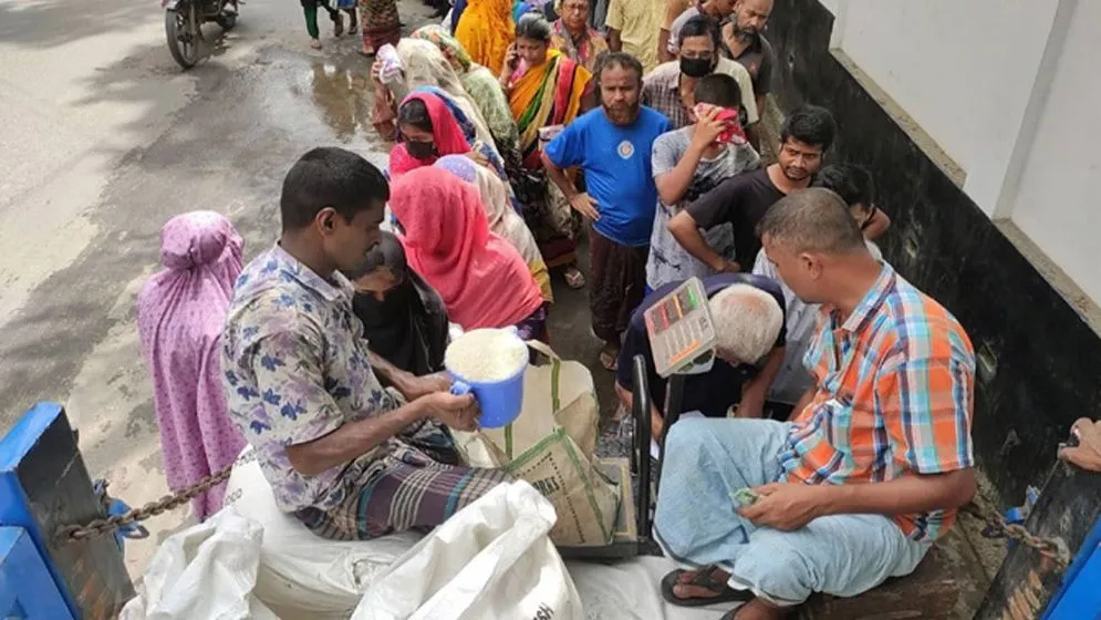 ৪১৯ উপজেলায় ভর্তুকি মূল্যে বাড়তি ওএমএসের চাল বিক্রি শুরু