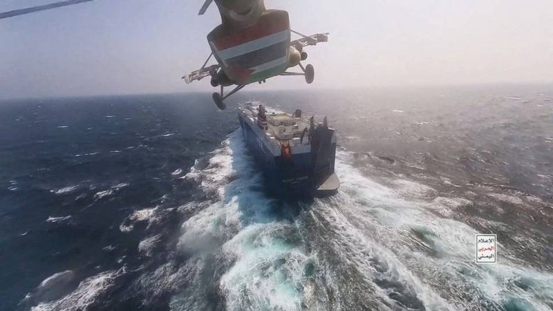 الحوثيون يعلنون مواصلة استهداف السفن الأميركية والبريطانية في البحر الأحمر