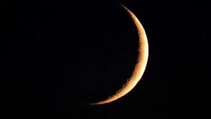 চাঁদ দেখা গেছে, সৌদি আরবে শুক্রবার ঈদ