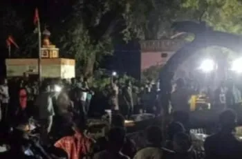 ভারতে মন্দিরের গাছ পড়ে নিহত ৭