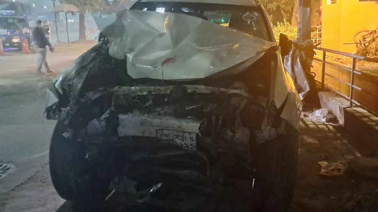 খিলক্ষেতে বেপরোয়া প্রাইভেটকার কেড়ে নিল ৩ জনের প্রাণ