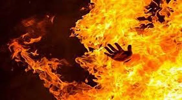 আগুনে পুড়ে ঘুমে থাকা দুই ভাই-বোনের মৃত্যু