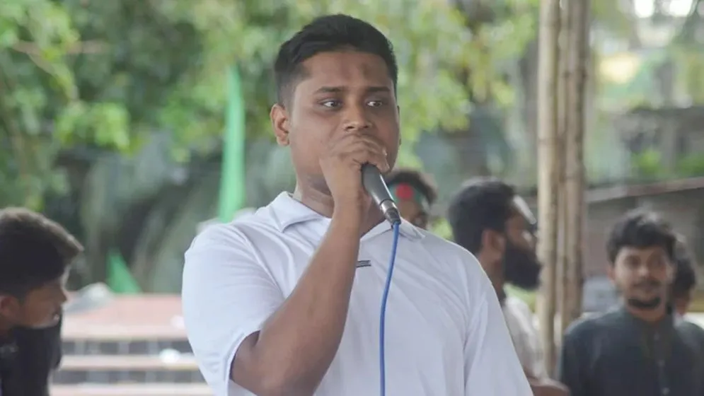 আ.লীগকে পুনর্বাসন করতে হলে আমাদের রক্তের ওপর দিয়ে করতে হবে: হাসনাত