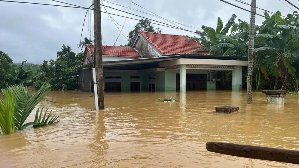 ভিয়েতনামে ২৪ ঘণ্টায় ১,০৮৫ মিলিমিটার বৃষ্টির রেকর্ড