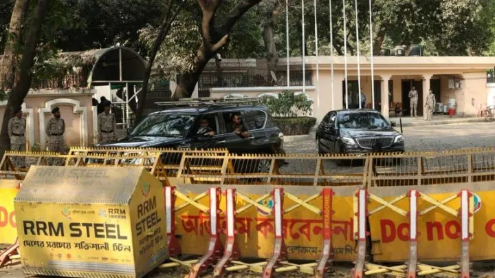 যমুনা ছেড়েছেন ড. ইউনুস