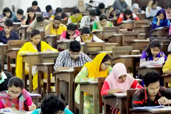৪৩তম বিসিএসের লিখিত পরীক্ষা শুরু