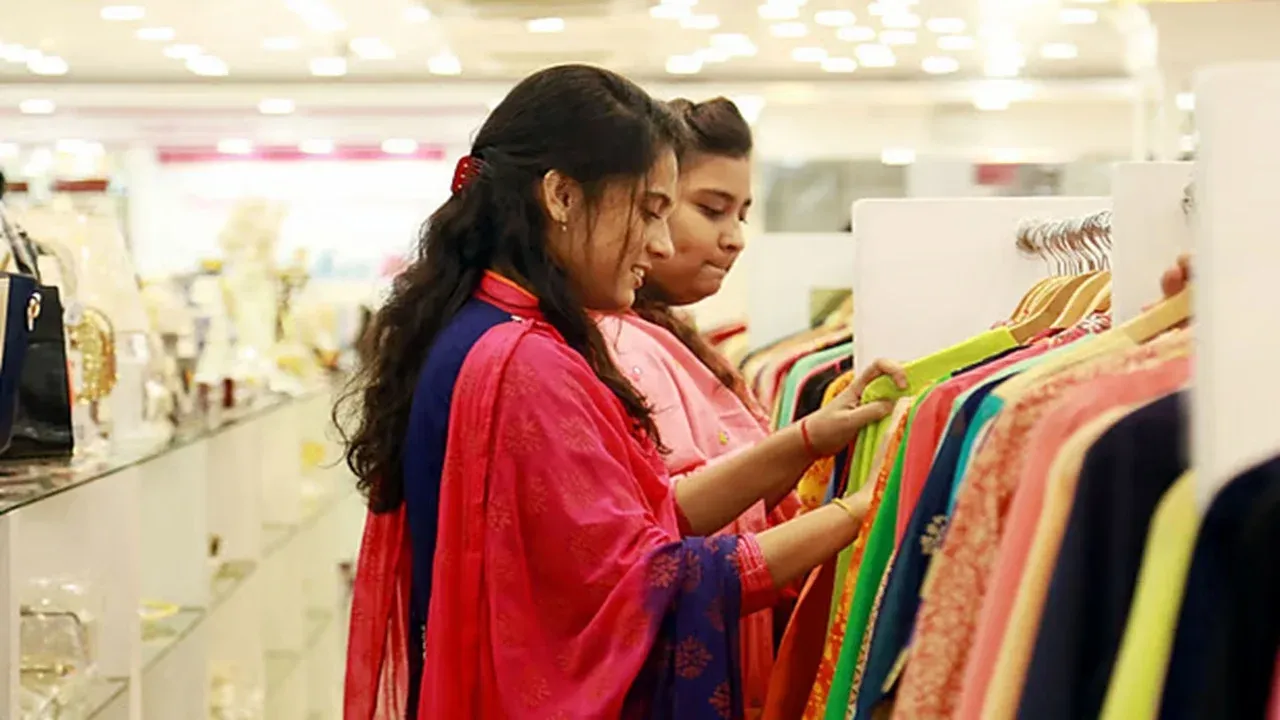 দোকানপাট, শপিংমল খোলা রাখার নতুন সময় নির্ধারণ