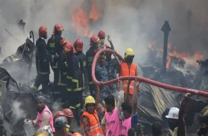 গাইবান্ধায় অগ্নিকাণ্ডে পুড়লো ৪ বাড়ি ও ২৬ দোকান