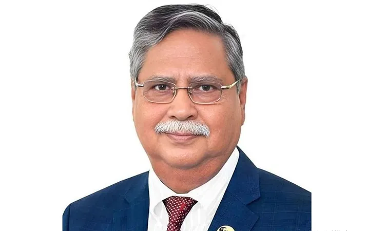 চিকিৎসা শেষে দেশে ফিরেছেন রাষ্ট্রপতি