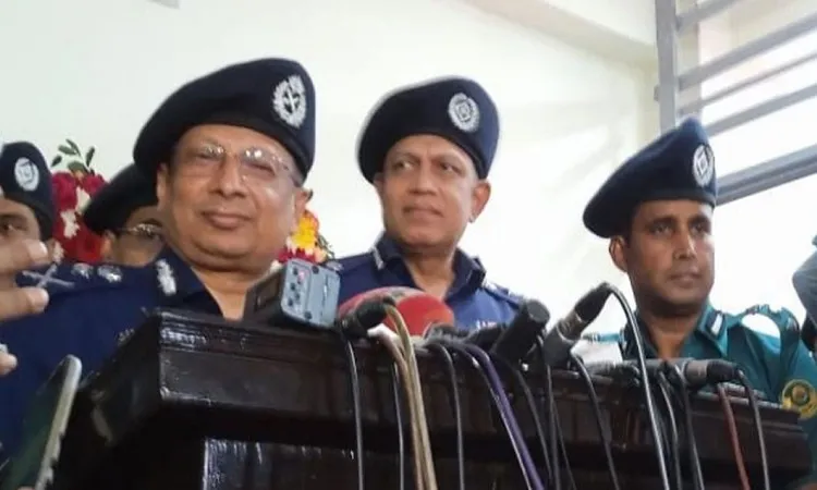 আরাভ খানের বিরুদ্ধে ইন্টারপোল রেড নোটিশ জারি করেছে: আইজিপি