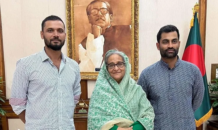 প্রধানমন্ত্রীর প্রশংসায় যা লিখলেন মাশরাফি