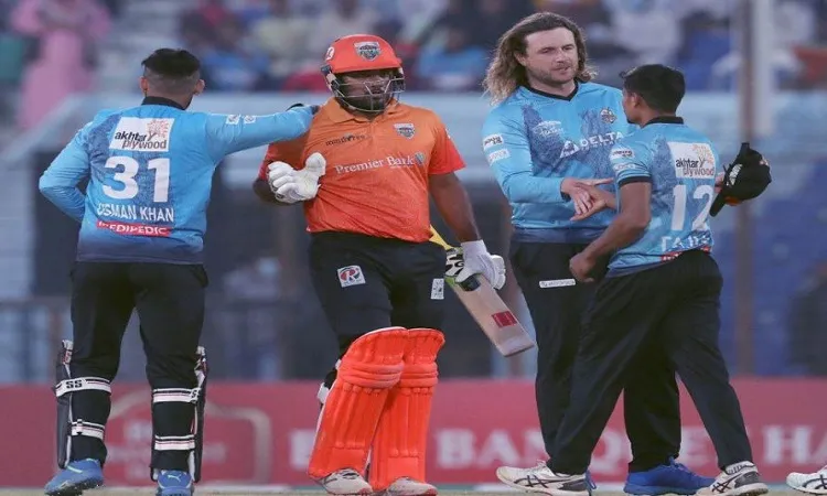 চট্টগ্রামকে হারাল তামিমের খুলনা