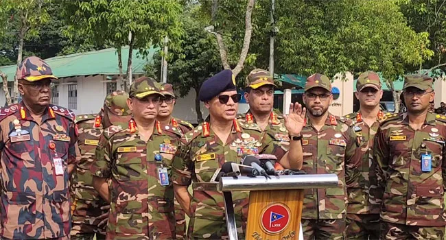 সন্ত্রাসীদের অপতৎপরতা বন্ধ না হওয়া পর্যন্ত অভিযান চলবে : সেনা প্রধান