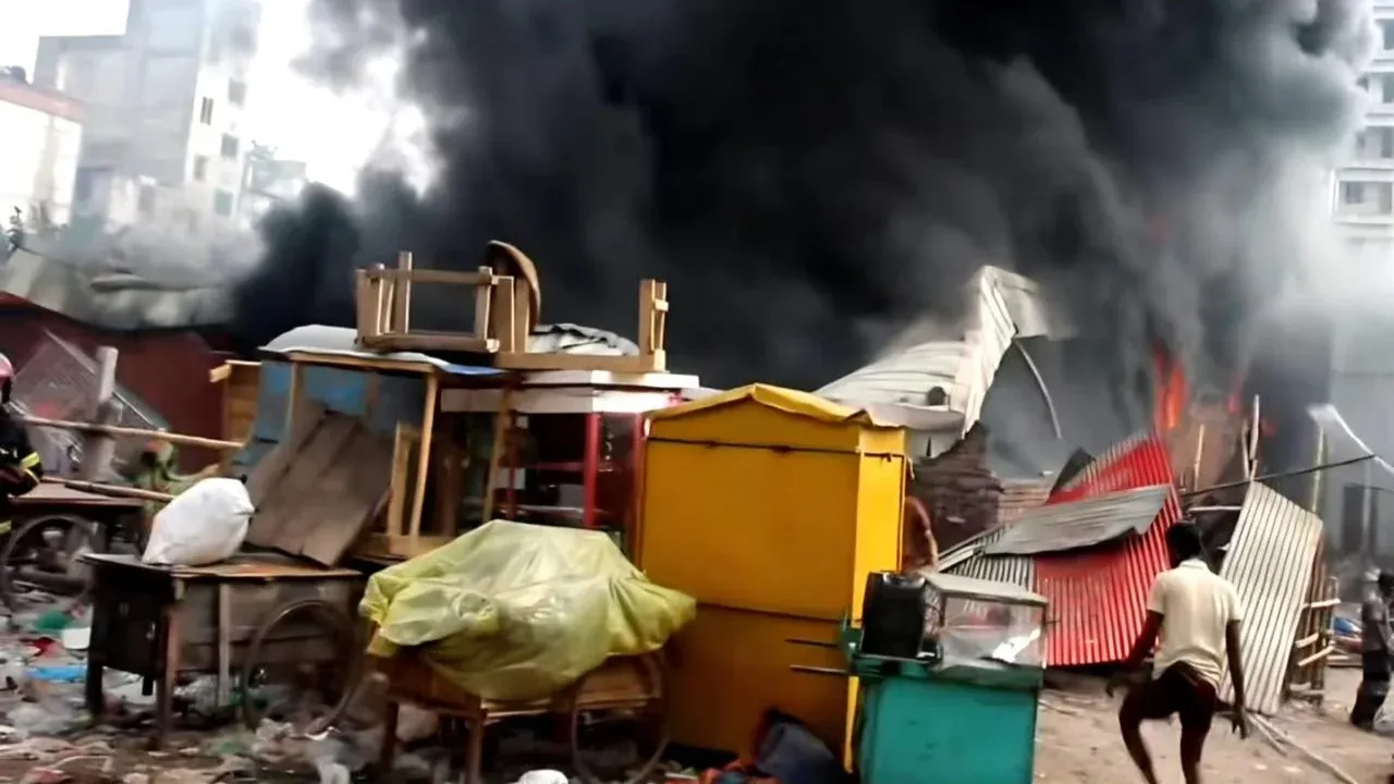 অগ্নিকাণ্ডের ঘটনায় ৫ জনের লাশ উদ্ধার