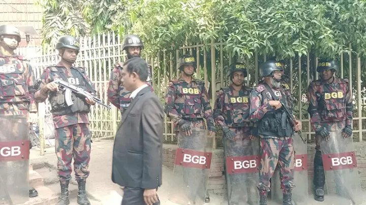 রায় ঘিরে আদালতে নিরাপত্তা জোরদার