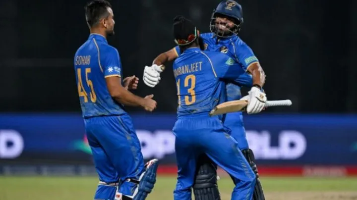 আর্যংশ-শোয়েবের ব্যাটে আমিরাতের রোমাঞ্চকর জয়