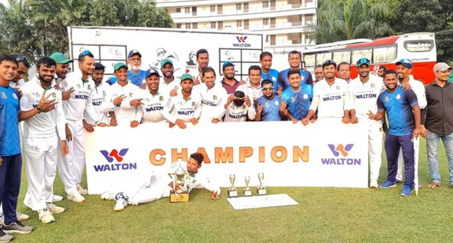 ৭ বছর পর জাতীয় লিগের শিরোপা জিতেছে ঢাকা