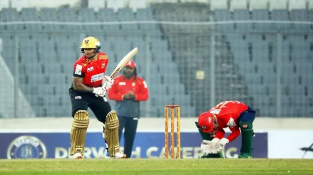 বরিশালকে উড়িয়ে কুমিল্লার দুইয়ে দুই