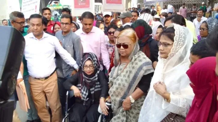 প্রধান বিচারপতির কাছে বিএনপির নেতা-কর্মীদের স্বজনদের স্মারকলিপি কর্মসূচিতে পুলিশের বাধা